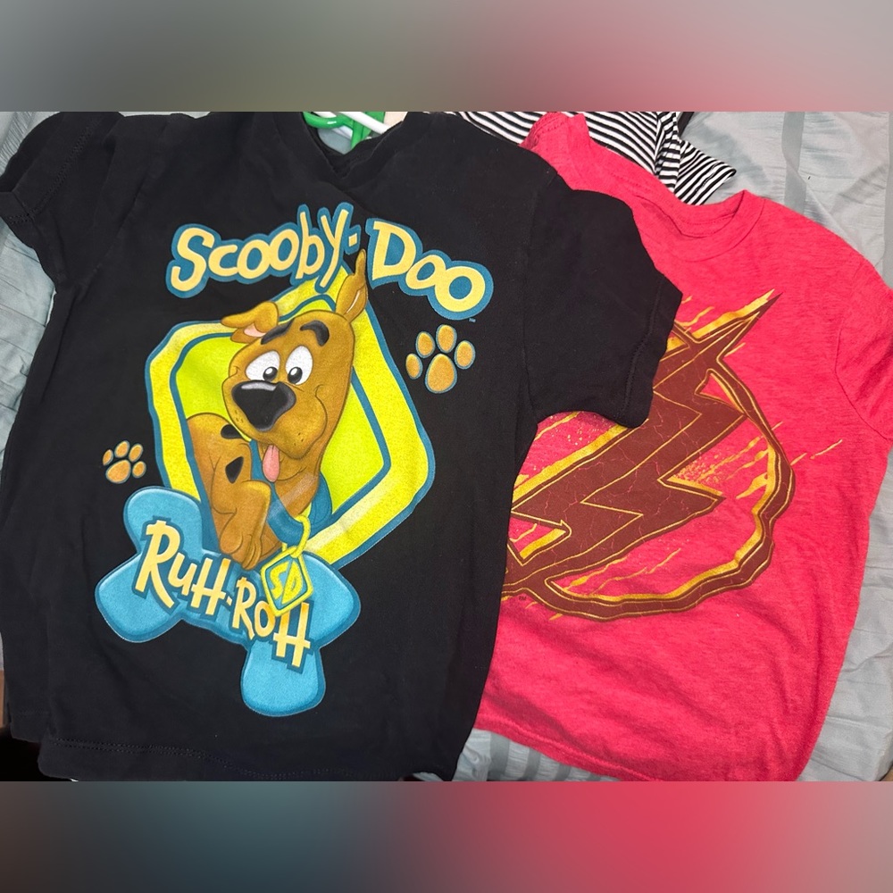 Boys X small for Flash, boys xx small for scooby. Barely worn. Good condition